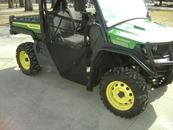 Image of John Deere XUV 835M equipment image 2