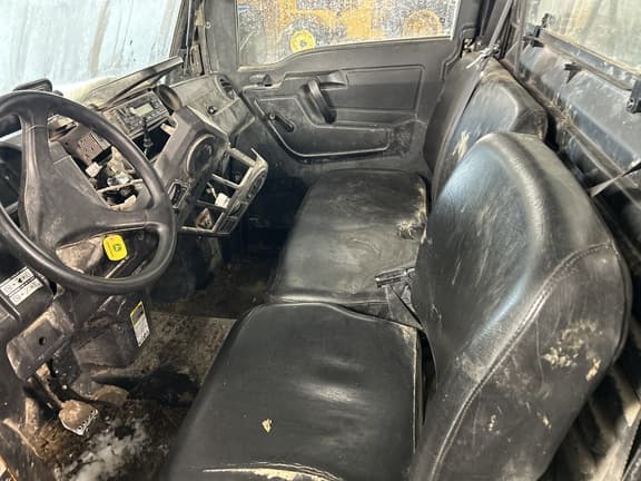 Image of John Deere XUV 835M equipment image 4