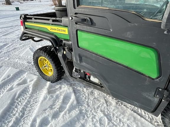 Image of John Deere XUV 835M equipment image 3