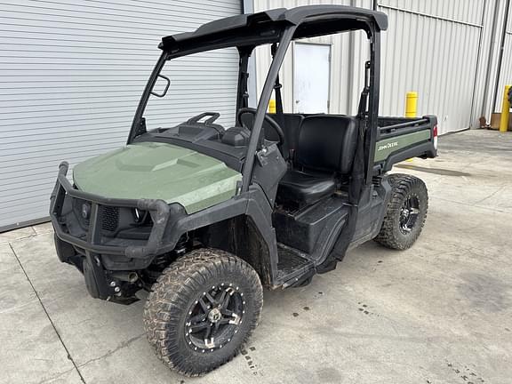 Image of John Deere XUV 835M equipment image 1