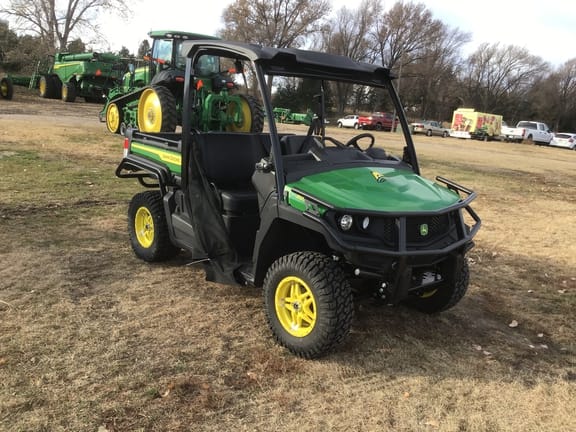 2023 John Deere XUV 835M Equipment Image0