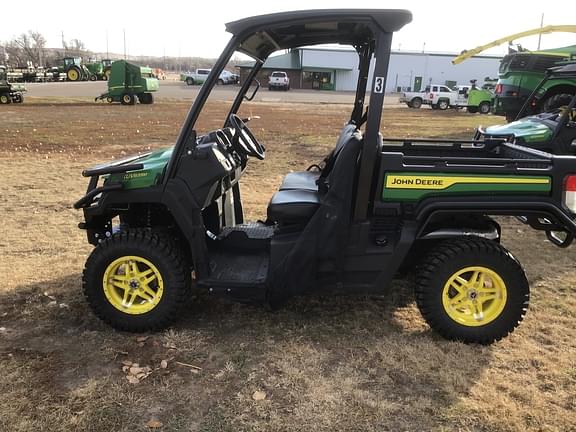 Image of John Deere XUV 835M equipment image 2