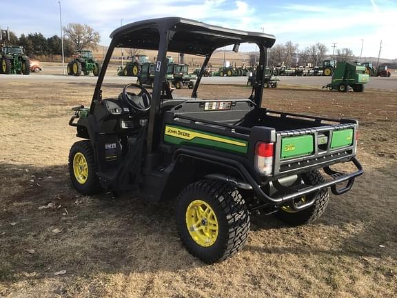 Image of John Deere XUV 835M equipment image 4