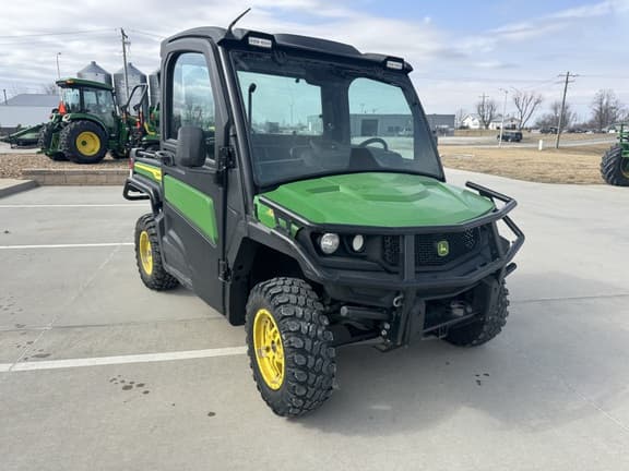 Image of John Deere XUV 835M equipment image 2