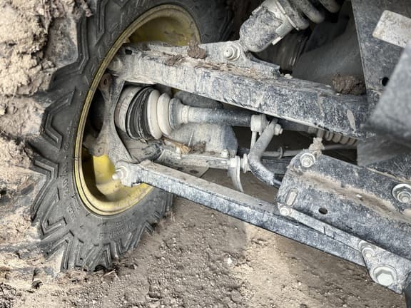 Image of John Deere XUV 835M equipment image 4