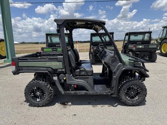 Image of John Deere XUV 835M equipment image 4