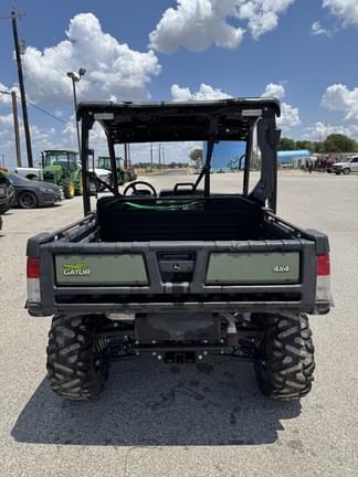 Image of John Deere XUV 835M equipment image 3