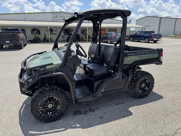 Image of John Deere XUV 835M equipment image 2