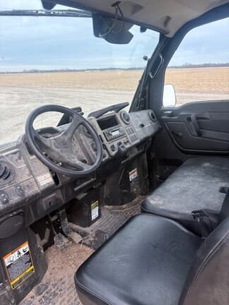 Image of John Deere XUV 835M equipment image 4