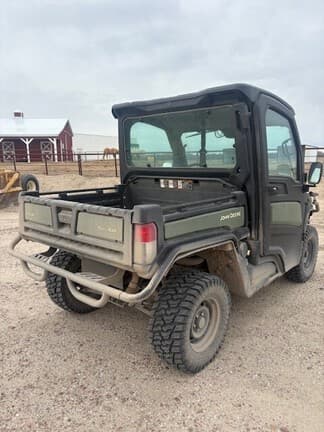 Image of John Deere XUV 835M equipment image 1