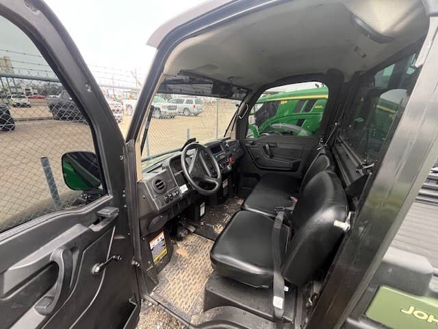 Image of John Deere XUV 835M Image 1