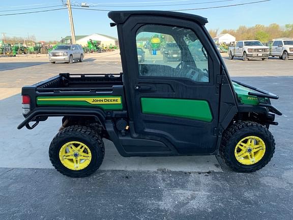 Image of John Deere XUV 835M Primary image