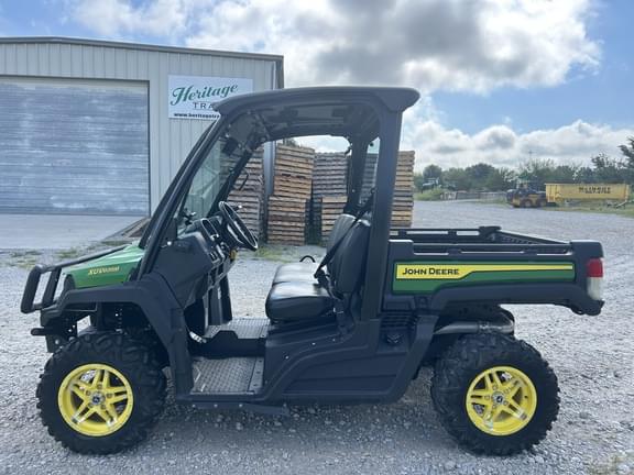 Image of John Deere XUV 835M equipment image 1