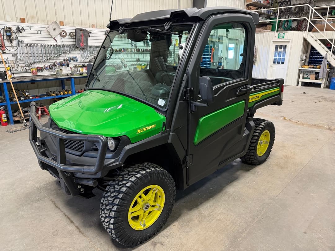 Image of John Deere XUV 835M Primary image