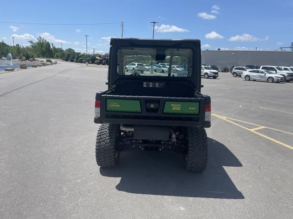 Image of John Deere XUV 835M equipment image 4
