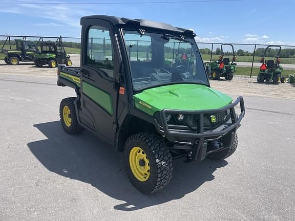 Image of John Deere XUV 835M equipment image 1