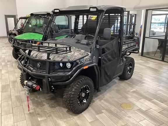 Image of John Deere XUV 835M Primary image