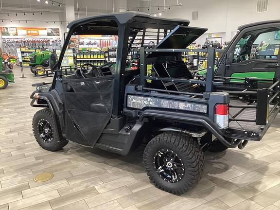 Image of John Deere XUV 835M equipment image 1
