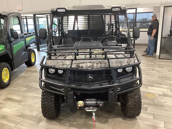 Image of John Deere XUV 835M equipment image 2