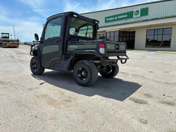 Image of John Deere XUV 835M equipment image 2