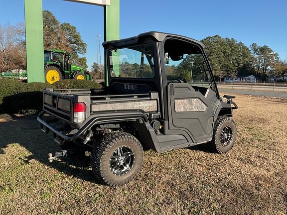 Image of John Deere XUV 835M equipment image 3