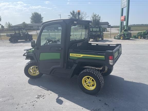Image of John Deere XUV 835M equipment image 2