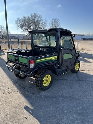 Image of John Deere XUV 835M equipment image 2