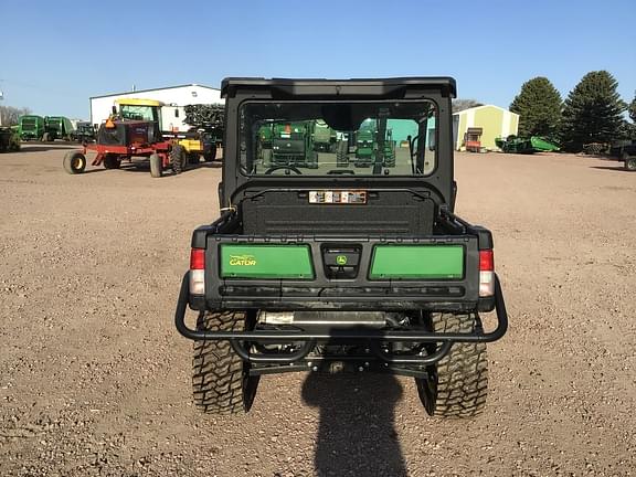 Image of John Deere XUV 835M equipment image 4