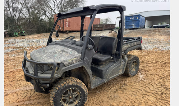 2023 John Deere XUV 835M Equipment Image0