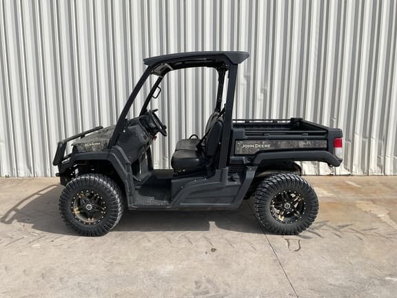 Image of John Deere XUV 835M equipment image 1