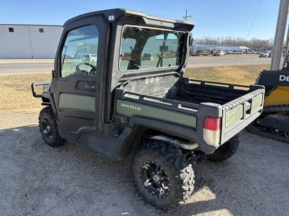Image of John Deere XUV 835M equipment image 1