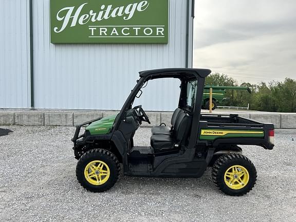 Image of John Deere XUV 835M equipment image 1