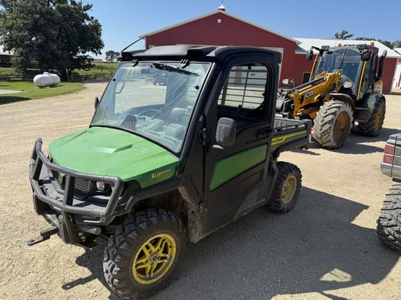 Image of John Deere XUV 835M equipment image 2