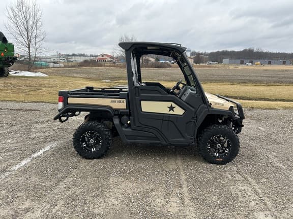 Image of John Deere XUV 835M equipment image 4