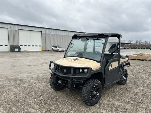 Image of John Deere XUV 835M equipment image 1