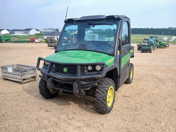 2023 John Deere XUV 835M Equipment Image0