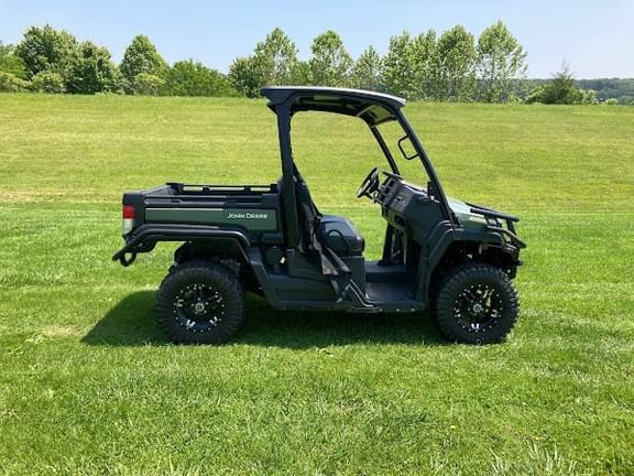 Image of John Deere XUV 835M equipment image 3