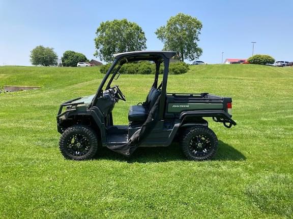 Image of John Deere XUV 835M equipment image 4