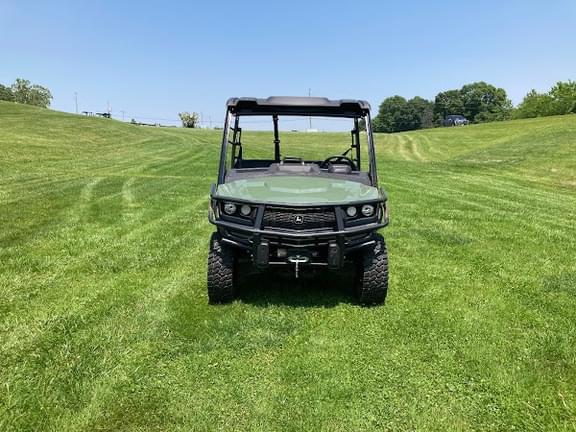 Image of John Deere XUV 835M equipment image 1
