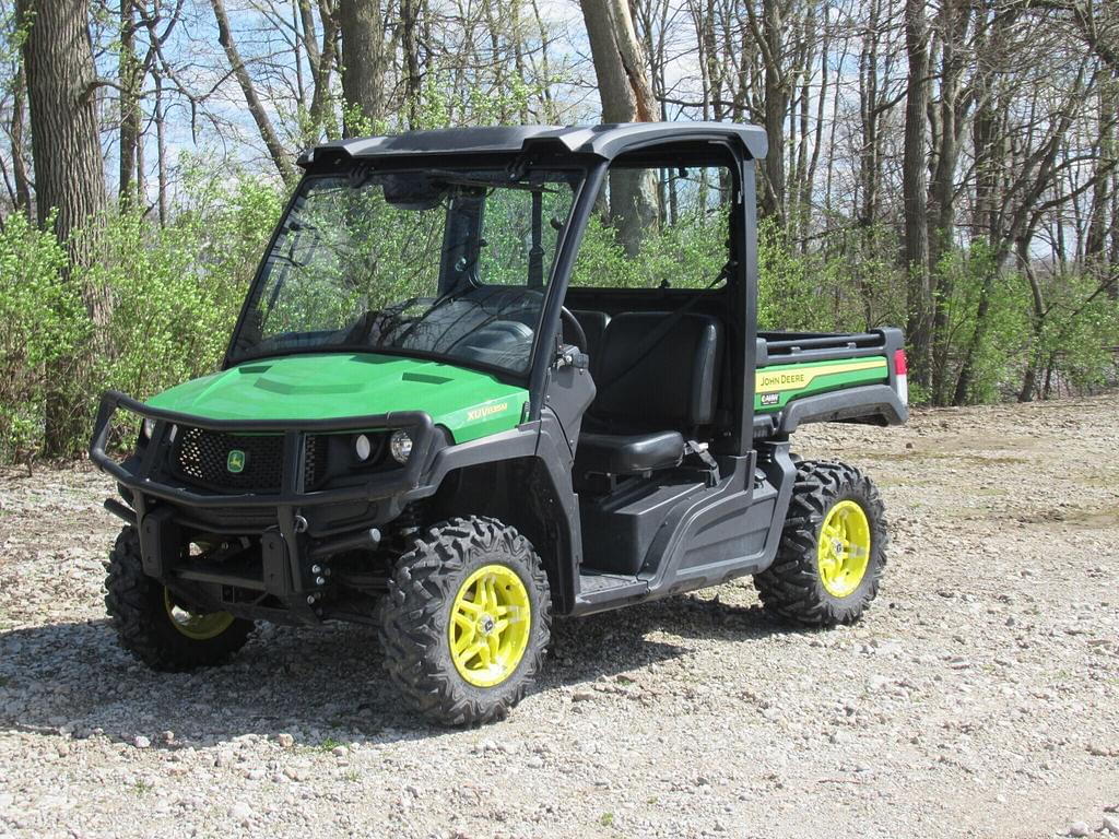 Image of John Deere XUV 835M Primary image