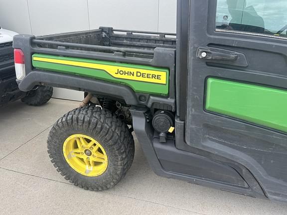 Image of John Deere XUV 835M equipment image 2
