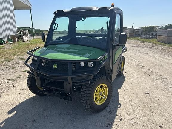 Image of John Deere XUV 835M Primary image