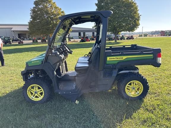 Image of John Deere XUV 835M equipment image 3