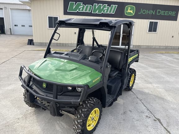 Image of John Deere XUV 835M equipment image 1