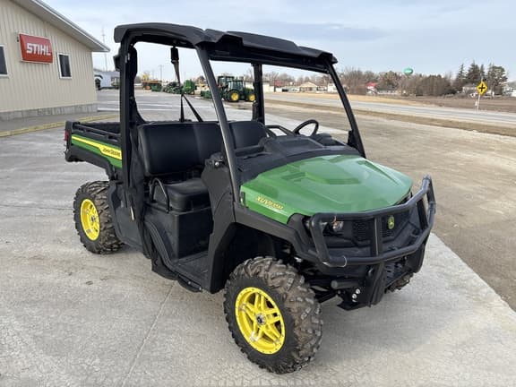 Image of John Deere XUV 835M equipment image 2
