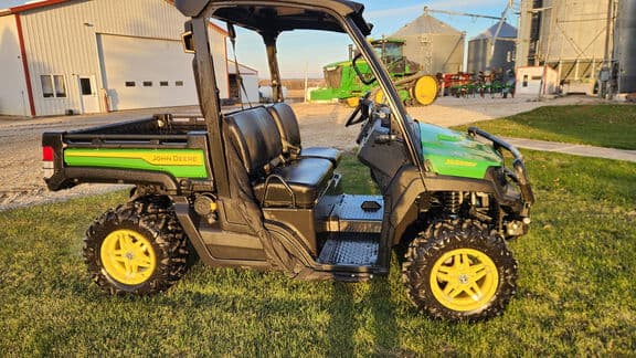 Image of John Deere XUV 835M Primary image