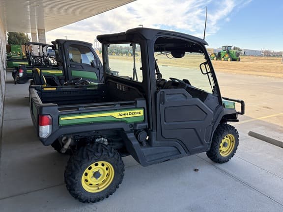 Image of John Deere XUV 835M equipment image 2