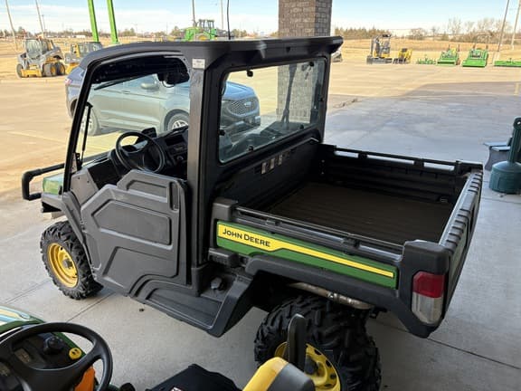 Image of John Deere XUV 835M equipment image 2