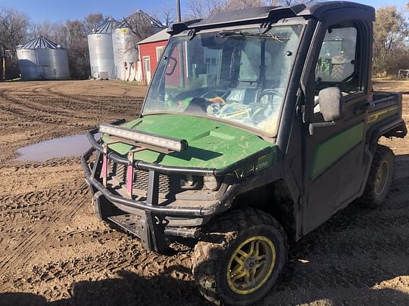 Image of John Deere XUV 835M equipment image 1