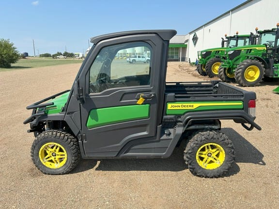 2023 John Deere XUV 835M Equipment Image0